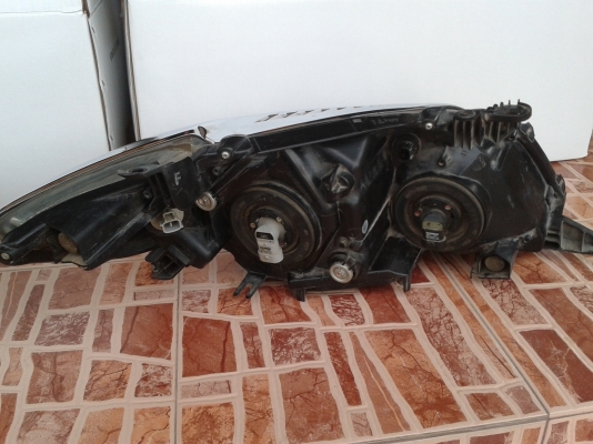 ขายไฟหน้า Altis 2010 คู่ละ 4000 บาท