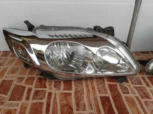 ขายไฟหน้า Altis 2010 คู่ละ 4000 บาท