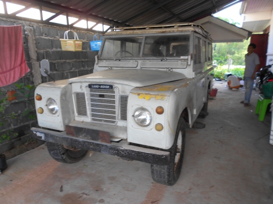 ขายรถแลนโรเวอร์ เดิมๆ เครืองใช้งานได้ เล่มทะเบียนพร้อม