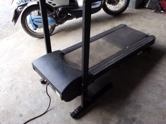 ลู่วิ่งไฟฟ้าของญี่ปุ่นแท้ใช้ไฟ110v. มีหม้อแปลงไฟให้พร้อมใช้ได้เลย