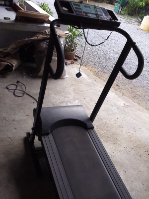 ลู่วิ่งไฟฟ้าของญี่ปุ่นแท้ใช้ไฟ110v. มีหม้อแปลงไฟให้พร้อมใช้ได้เลย