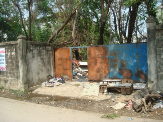 ขายด่วนที่ดิน 223 ตรว.ซอยรัชดา 36 ต่อรองได้ 081-585-6957