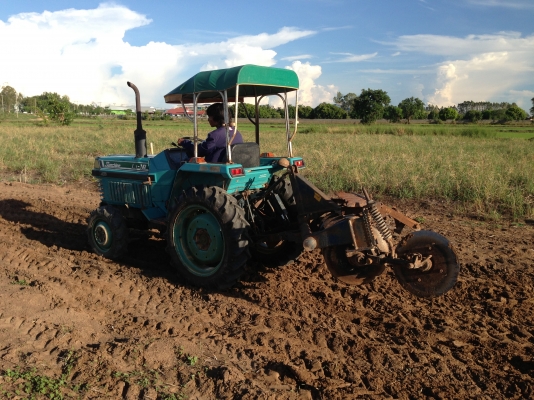 ขายรถไถ Kubota L1-18(4WD) มีภาพวีดีโอ พร้อม,ผานพรวน-คราด พวงมาลัยเพาเวอร์ อุปกรณ์พร้อมใช้งาน รถสภาพส