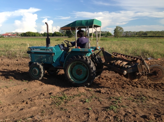 ขายรถไถ Kubota L1-18(4WD) มีภาพวีดีโอ พร้อม,ผานพรวน-คราด พวงมาลัยเพาเวอร์ อุปกรณ์พร้อมใช้งาน รถสภาพส