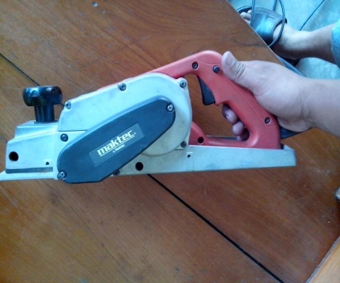 ขายกบไฟฟ้า MAKTEC  MT110 มือสอง ราคาถูก