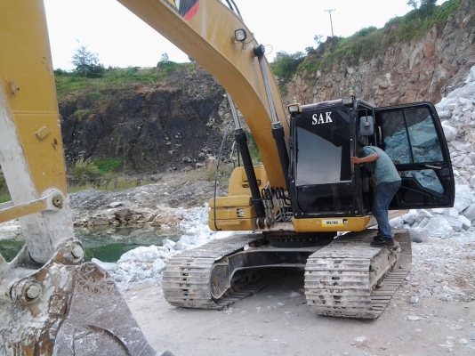 ขายรถแบ็คโฮ CAT 320 D รุ่นล่าสุด ใช้แค่ 6,000 ชม.แน่นทุกอย่าง สวยที่สุด