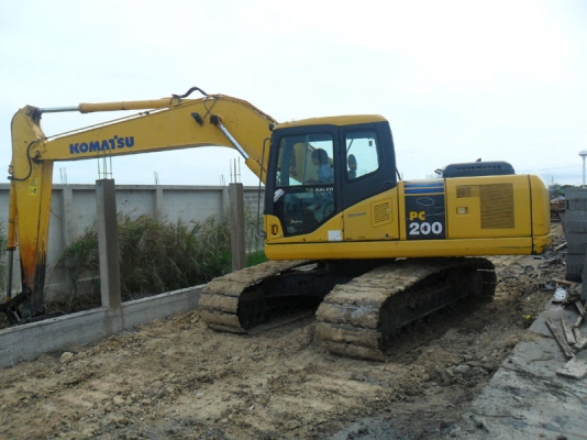 .Komatsu PC200-7