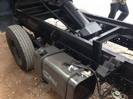 4ล้อดั้มISUZU NKR 88แรงม้า รถห้างแท้