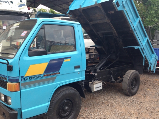 4ล้อดั้มISUZU NKR 88แรงม้า รถห้างแท้