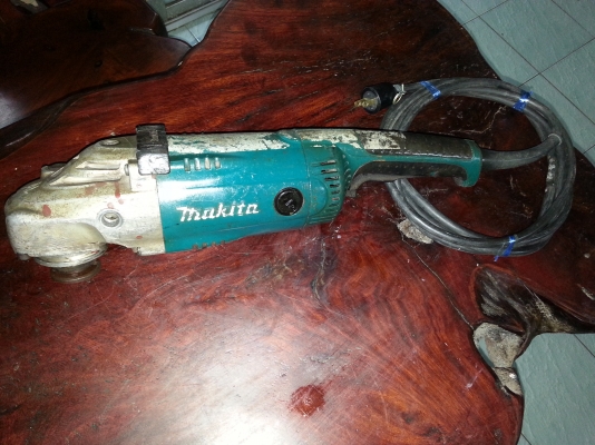 ขายหินเจียยี่ห้อ makitaขนาด9นิ้วพร้อมใช้งาน