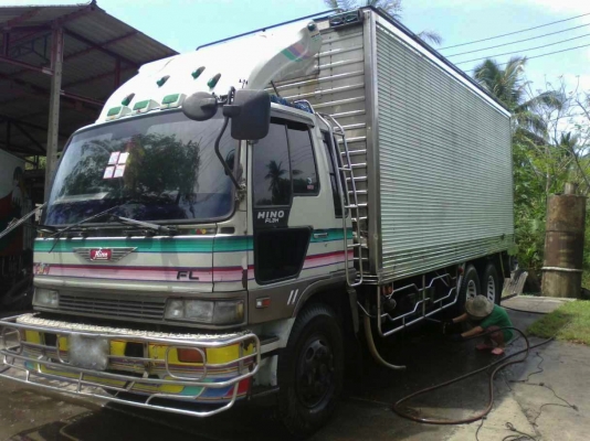 รถฮีโน่ 10 ล้อ ตู้เย็น FL3H 195 แรงม้า  สนใจติดต่อ 081 - 6079515