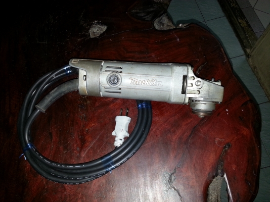 ขายหินเจีย(ลูกหมู)ขนาดใส่ใบ4นิ้วยี่ห้อMAKITAรุ่น9500ของแท้MADE IN JAPAN