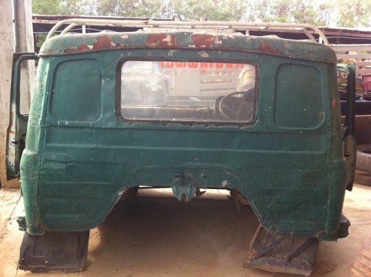 หัวเก๋ง NISSAN UD CW30 สภาพทำสีใหม่ใช้ได้เลย ราคาต่อรอง อยากขายทิ้ง ไม่มีที่เก็บ