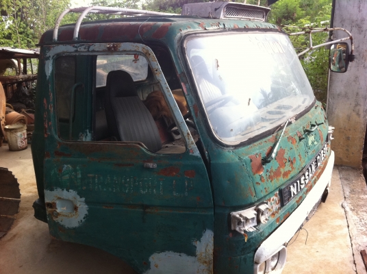 หัวเก๋ง NISSAN UD CW30 สภาพทำสีใหม่ใช้ได้เลย ราคาต่อรอง อยากขายทิ้ง ไม่มีที่เก็บ