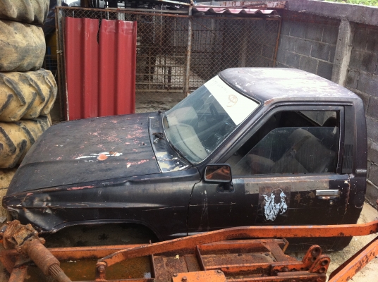 ขายหัวเก๋ง TOYOTA HIRO ตอนเดียว สภาพทำสีใหม่ใช้ได้เลย ราคาต่อรอง อยากขายทิ้ง ไม่มีที่เก็บ