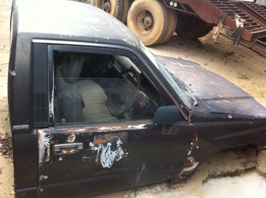 ขายหัวเก๋ง TOYOTA HIRO ตอนเดียว สภาพทำสีใหม่ใช้ได้เลย ราคาต่อรอง อยากขายทิ้ง ไม่มีที่เก็บ