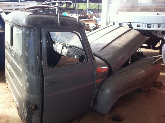 ขายหัวเก๋ง ISUZU หัวยาว สภาพทำสีใหม่ใช้ได้เลย ราคาต่อรอง อยากขายทิ้ง ไม่มีที่เก็บ