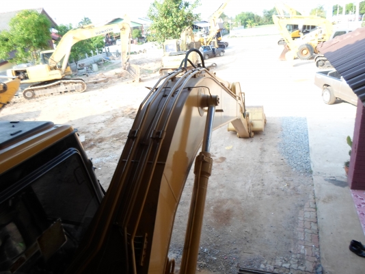 ขายรถแบ็คโฮ CAT 320 B รถสวยเก็บสีใหม่รอบคัน พร้อมใช้งาน