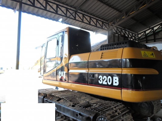 ขายรถแบ็คโฮ CAT 320 B รถสวยเก็บสีใหม่รอบคัน พร้อมใช้งาน