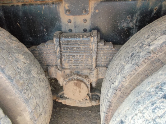 ขายด่วนรถ12ล้อชีลี้700ดรั้ม2เพลาเครือง440แรงม้าปี55