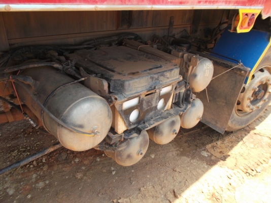 ขายด่วนรถ12ล้อชีลี้700ดรั้ม2เพลาเครือง440แรงม้าปี55