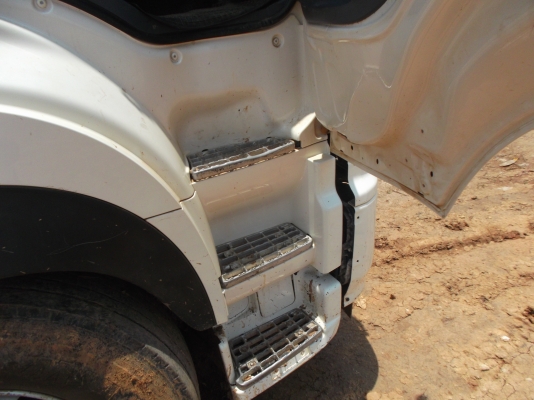 ขายด่วนรถ12ล้อชีลี้700ดรั้ม2เพลาเครือง440แรงม้าปี55