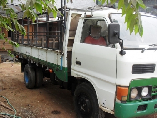 ขายรถบรรทุก 6 ล้อ isuzu KS 22 ยกห้วได้ พวงมาลัยพาวเวอร์ เครื่อง 4BD1 เครื่องดี แชสซีส์ดี เกียร์ดี ช่วงล่างดี ทะเบียนหมด 30 กันยายน 2555 นี้ ครับ