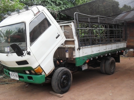 ขายรถบรรทุก 6 ล้อ isuzu KS 22 ยกห้วได้ พวงมาลัยพาวเวอร์ เครื่อง 4BD1 เครื่องดี แชสซีส์ดี เกียร์ดี ช่วงล่างดี ทะเบียนหมด 30 กันยายน 2555 นี้ ครับ