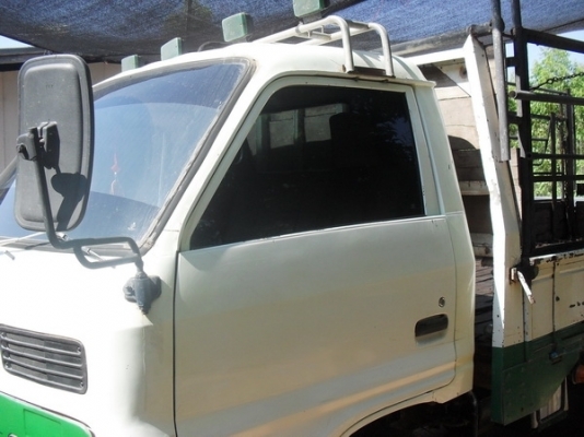 ขายรถบรรทุก 6 ล้อ isuzu KS 22 ยกห้วได้ พวงมาลัยพาวเวอร์ เครื่อง 4BD1 เครื่องดี แชสซีส์ดี เกียร์ดี ช่วงล่างดี ทะเบียนหมด 30 กันยายน 2555 นี้ ครับ