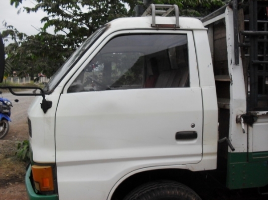 ขายรถบรรทุก 6 ล้อ isuzu KS 22 ยกห้วได้ พวงมาลัยพาวเวอร์ เครื่อง 4BD1 เครื่องดี แชสซีส์ดี เกียร์ดี ช่วงล่างดี ทะเบียนหมด 30 กันยายน 2555 นี้ ครับ