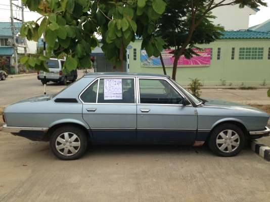ขาย bmw 520 classic ราคา 28000  ติดต่อ บาส 080-1043727