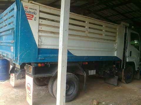 รถอิซูซุ 6 ล้อดั้ม 210 แรงม้า  ปี 55   สนใจติดต่อ 081 - 6079515