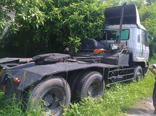 10ล้อหัวลาก290แรงนิสสันUD CWM430 รถออกห้างแท้ เดิมๆ(ไม่มีคนขับ)