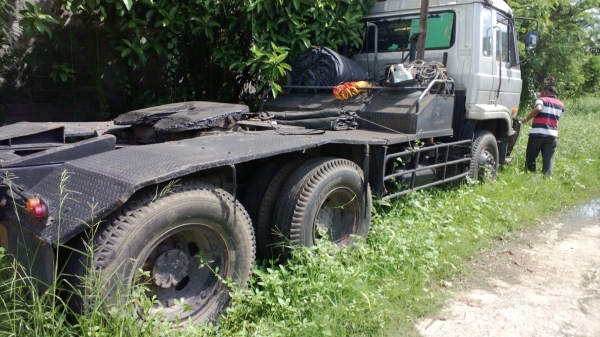 10ล้อหัวลาก290แรงนิสสันUD CWM430 รถออกห้างแท้ เดิมๆ(ไม่มีคนขับ)