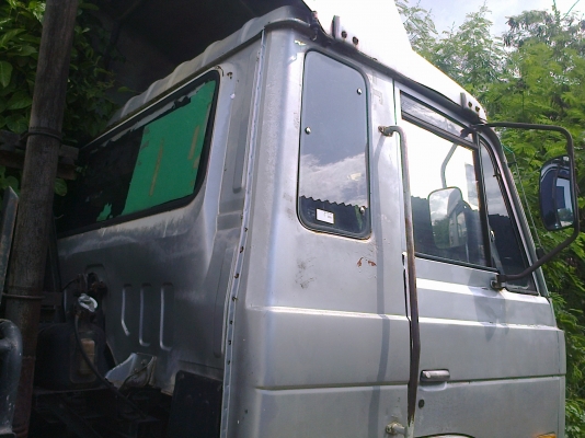 10ล้อหัวลาก290แรงนิสสันUD CWM430 รถออกห้างแท้ เดิมๆ(ไม่มีคนขับ)