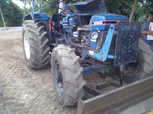 ขายรถไถ Ford 6610 2 เพลาZF ดันหน้า หาง 7 รถไม่ได้จดทะเบียนครับ