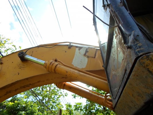 ขายแบ็คโฮ CAT E200B  สภาพพร้อมใช้งาน ราคาโดนใจ