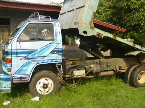 Isuzu NPRดั้ม110 4BE1 เพาเวอร Fหลัง เกียรรอคกี้เสื้อลาย