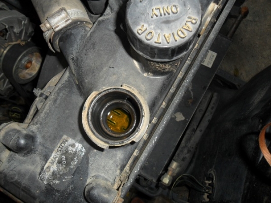 คุณอาภาพร รับรถแล้ว รถไถฟอร์ดรุ่น 6640 NEW HOLLAND 2เพลา รถสวยมาก ระบบธรรมดาทั้งคัน