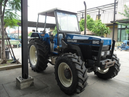 คุณอาภาพร รับรถแล้ว รถไถฟอร์ดรุ่น 6640 NEW HOLLAND 2เพลา รถสวยมาก ระบบธรรมดาทั้งคัน