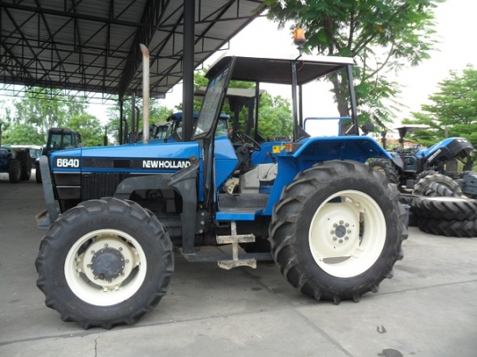 คุณอาภาพร รับรถแล้ว รถไถฟอร์ดรุ่น 6640 NEW HOLLAND 2เพลา รถสวยมาก ระบบธรรมดาทั้งคัน