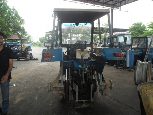 คุณอาภาพร รับรถแล้ว รถไถฟอร์ดรุ่น 6640 NEW HOLLAND 2เพลา รถสวยมาก ระบบธรรมดาทั้งคัน