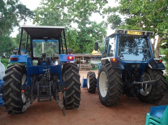 คุณอาภาพร รับรถแล้ว รถไถฟอร์ดรุ่น 6640 NEW HOLLAND 2เพลา รถสวยมาก ระบบธรรมดาทั้งคัน