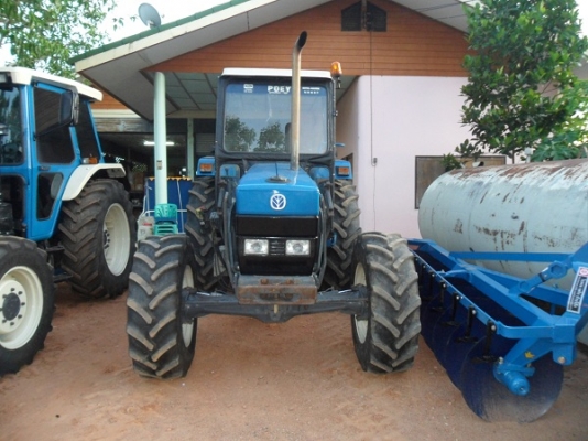 คุณอาภาพร รับรถแล้ว รถไถฟอร์ดรุ่น 6640 NEW HOLLAND 2เพลา รถสวยมาก ระบบธรรมดาทั้งคัน