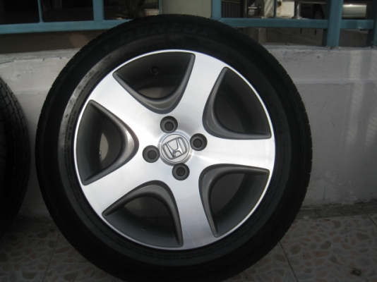 ขายล้อแม็ก Honda civic 15"x6" et 45 4รู100 + ยางปี 11 (081-3747940)