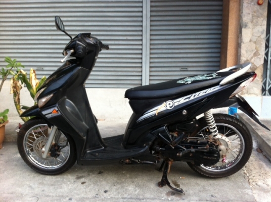 ขาย...Honda Click ปี 50 ขี่กลับบ้านได้เลย ขาย...Honda Click ปี 50 ขี่กลับบ้านได้เลย