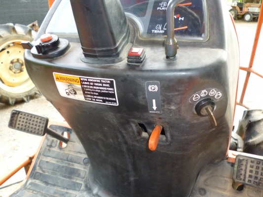 ขาย Kubota  B2410 ขัลเคลื่อน4ล้อ พวงมาลัยเพาเวอร์ มีPTO หน้า-หลังใช้งานเพียง960ชั่วโมงสภาพเดิมดีมาก