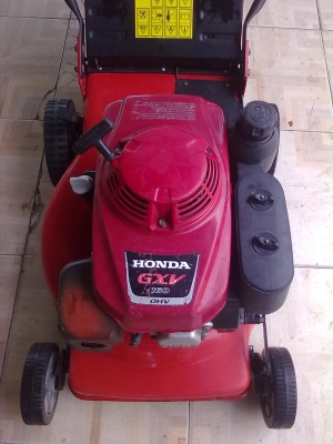 รถตัดหญ้า HONDA รุ่นใหม่ มีที่เก็บหญ้า