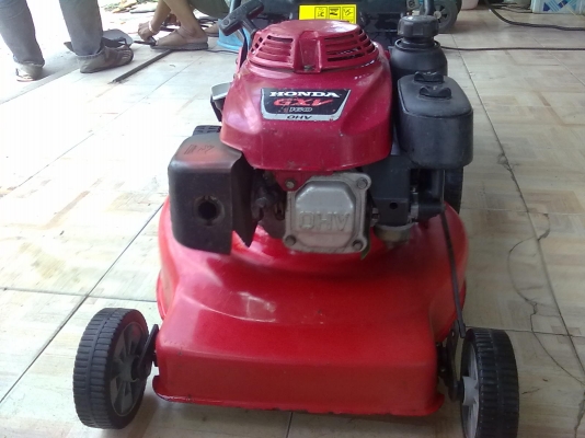 รถตัดหญ้า HONDA รุ่นใหม่ มีที่เก็บหญ้า