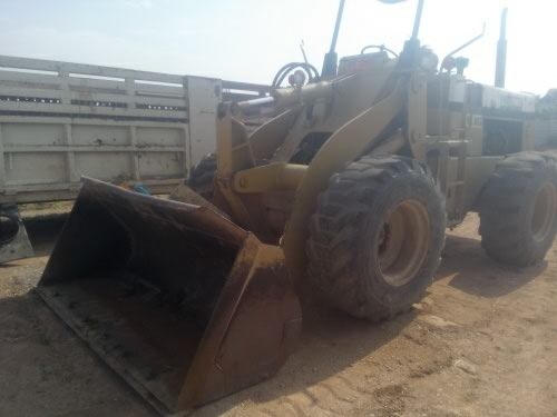 รถตักล้อยางKOMATSU 515 เครื่องโคมัสสุ กรองเดียว เล่มทะเบียนเต็ม สวยๆ รถตักล้อยางKOMATSU 515 เครื่องโคมัสสุ กรองเดียว เล่มทะเบียนเต็ม สวยๆ